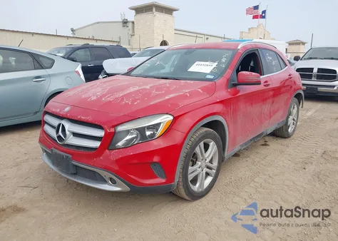 2015 Mercedes-Benz Gla 250 4Matic z USA, uszkodzony, nr VIN WDCTG4GB8FJ088199